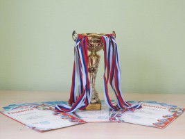 Поздравляем команду ДВГИ !занявшую почетное III место в соревнованиях по троеборью среди спортивных коллективов ДВО РАН по Приморскому краю