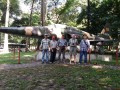 (фото 1) Мы посетили парк, где сфотографировались на фоне боевого трофея вьетнамцев, захваченного  ими во время войны с США 