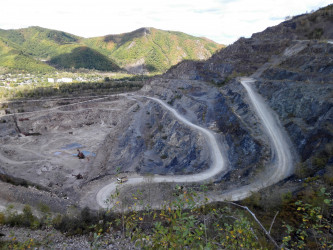 Opencast mining of the Dalnegorsk borosilicate skarn deposit, Primorye